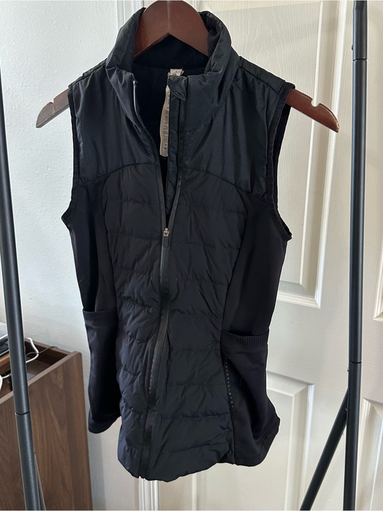 lululemon athletica Jackets & Blazers - lululemon athletica Black Quilted Vest Size 4